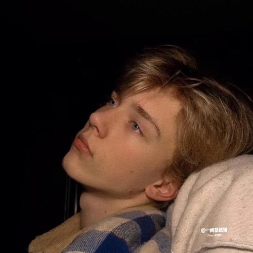 6686体育金牌作者Queen