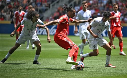 拜仁慕尼黑 vs 奥克兰城