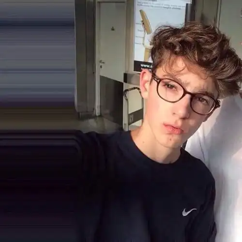 6686体育钻石作者Aria