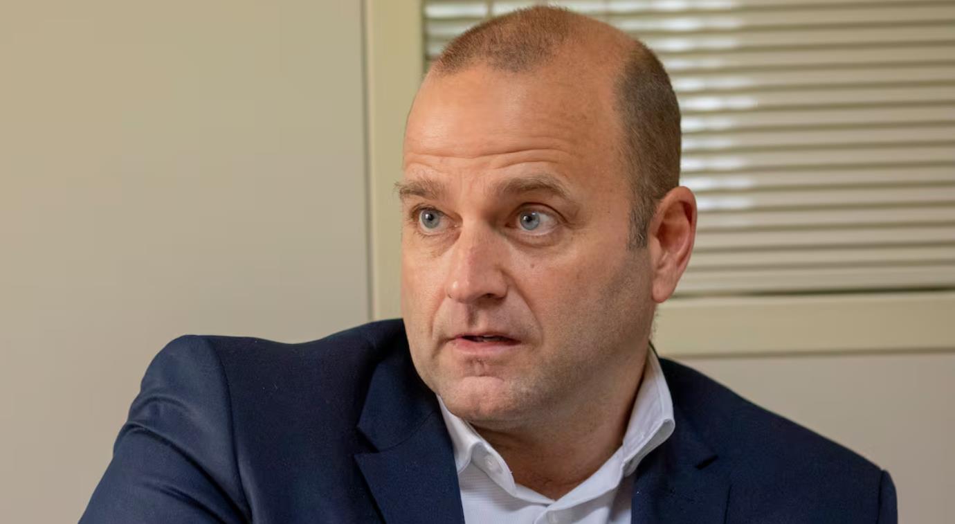 前竞选人炮轰拉波尔塔：五年亏10亿欧，他执掌的巴萨没未来